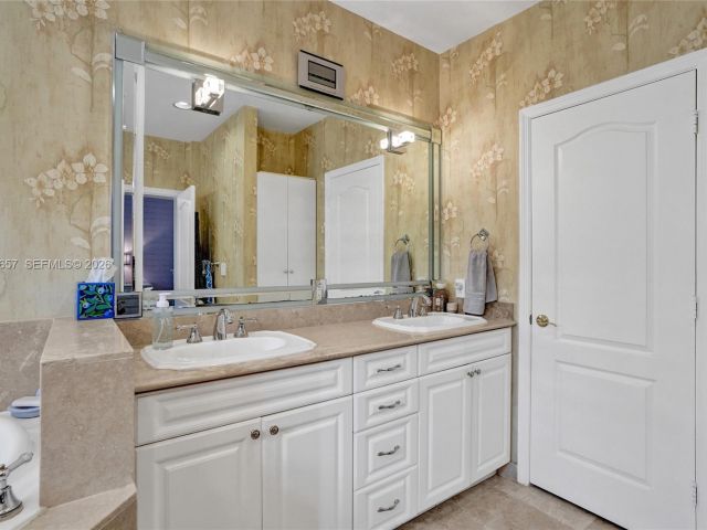 Home for sale at 18450 NE 30th place 18450 - photo 7476419