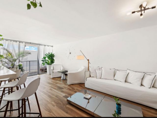 Apartment for sale  Unit #504 - photo 7504225