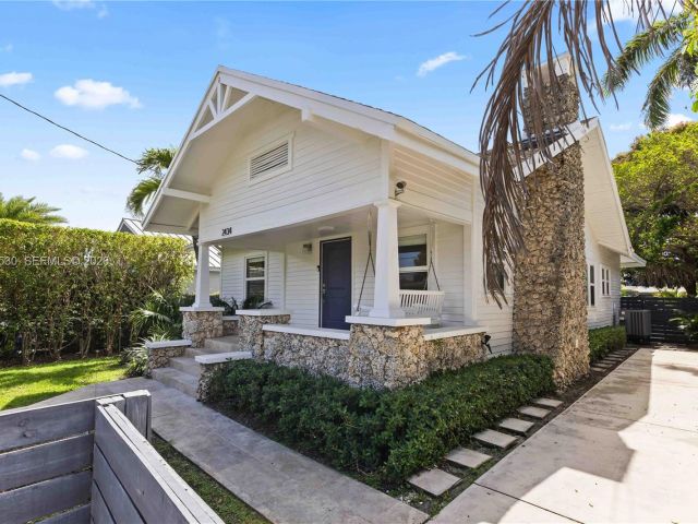 Home for sale at 2434 SW 15th St - photo 7503698