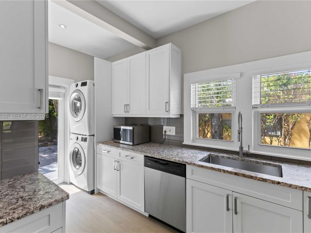 Home for sale at 2434 SW 15th St - photo 7503706