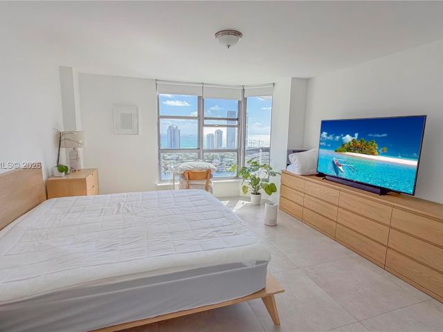 Apartment for sale  Unit #LPH13 - photo 7504011