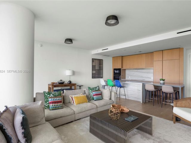 Apartment for rent  Unit #604 - photo 7506090