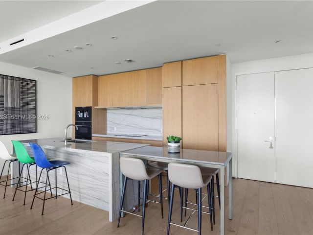 Apartment for rent  Unit #604 - photo 7506095