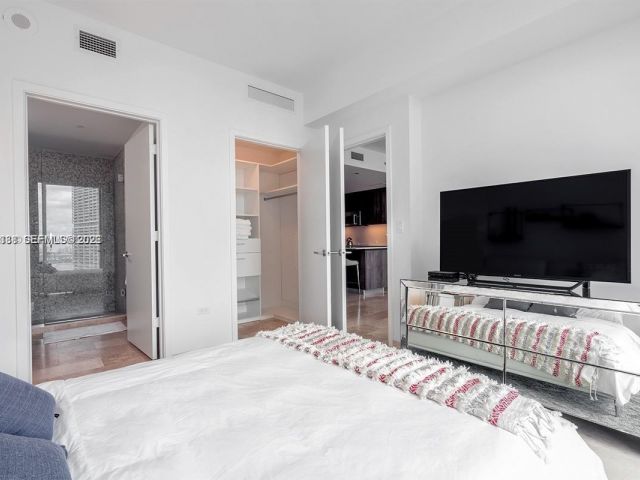 Apartment for sale  Unit #2807 - photo 7509295