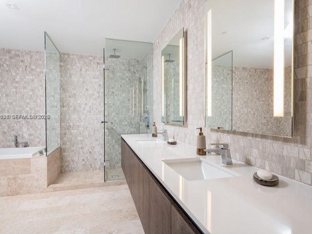 Apartment for sale  Unit #2807 - photo 7509297