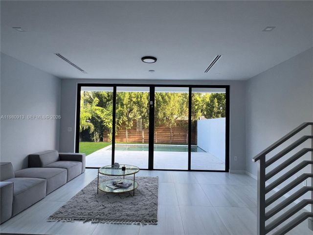 Home for sale at 1533 SW 22 terrace - photo 7463608