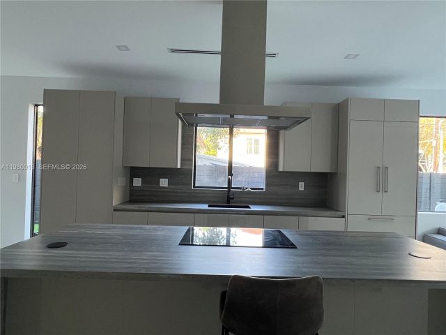 Home for sale at 1533 SW 22 terrace - photo 7463610