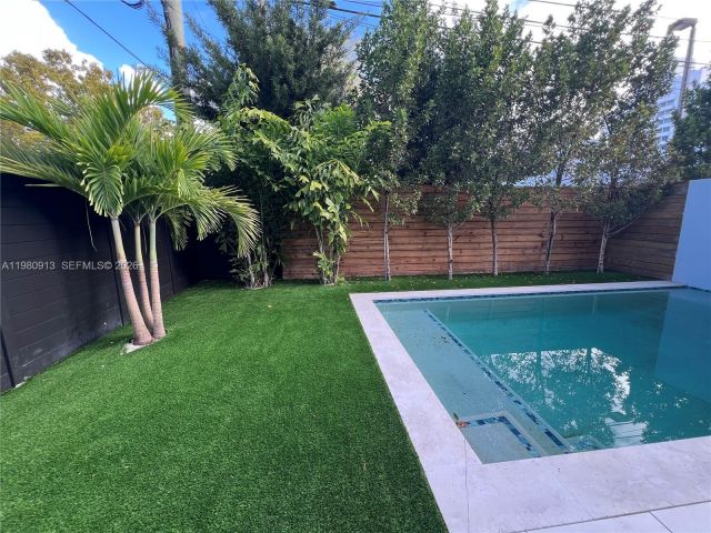 Home for sale at 1533 SW 22 terrace - photo 7463612