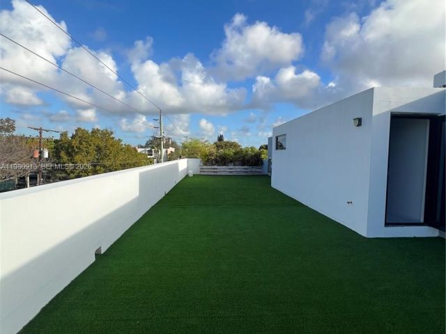 Home for sale at 1533 SW 22 terrace - photo 7463615