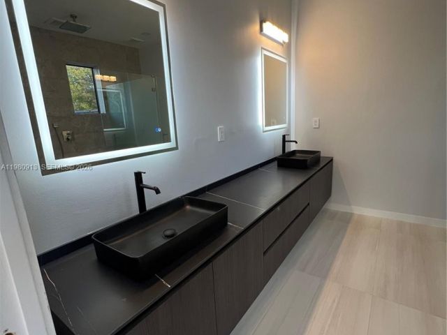 Home for sale at 1533 SW 22 terrace - photo 7463620