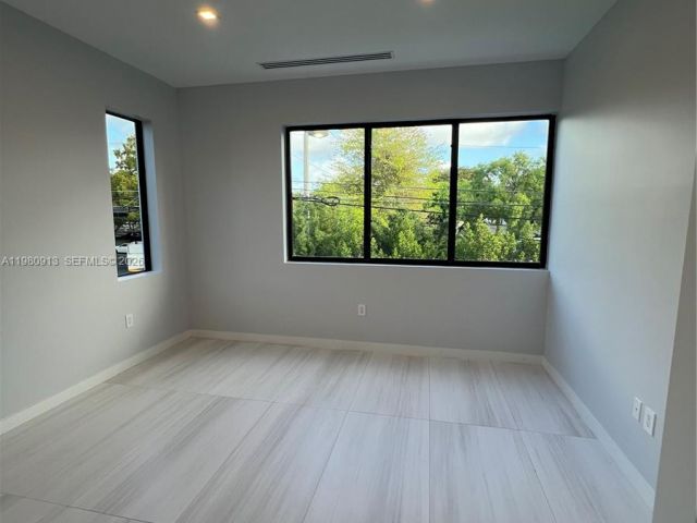 Home for sale at 1533 SW 22 terrace - photo 7463621