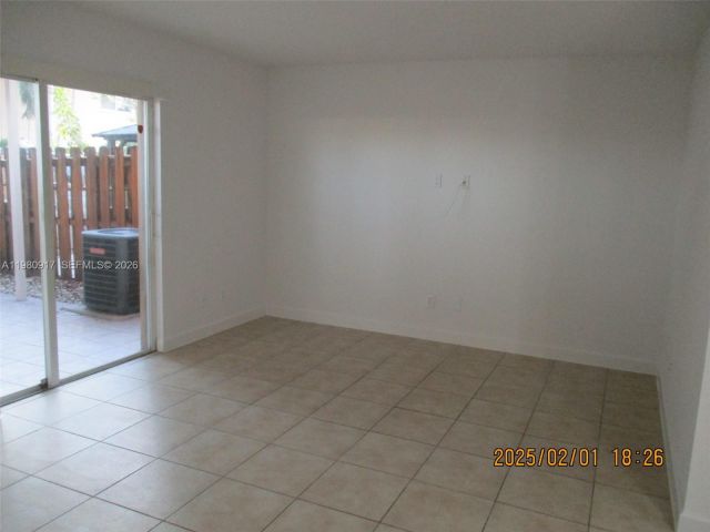 3-bedroom home for rent in Miami - 13910 SW 175th Ter 13010 - MondialRealty