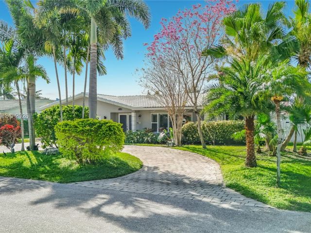 Home for rent at 2770 NE 8th Ct - photo 7531108