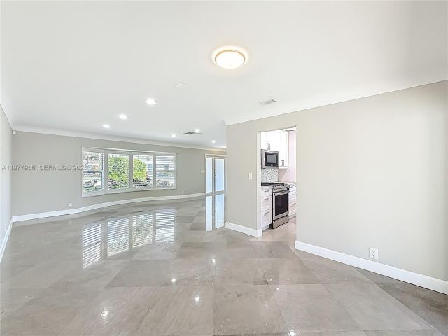 Home for rent at 2770 NE 8th Ct - photo 7531114