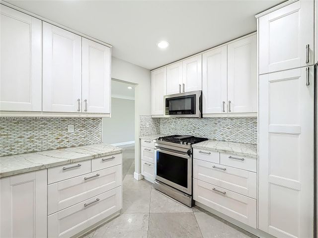 Home for rent at 2770 NE 8th Ct - photo 7531120