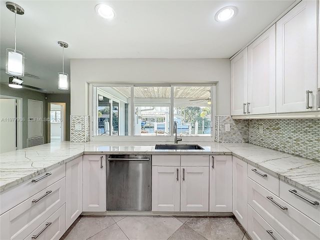 Home for rent at 2770 NE 8th Ct - photo 7531122