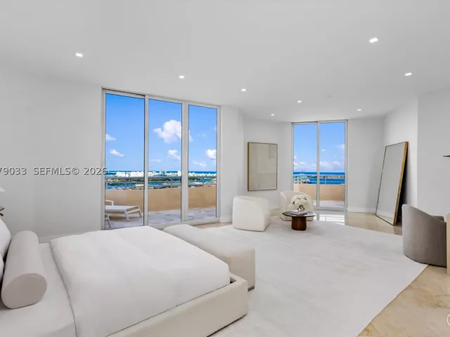 5-bedroom condo for rent in Miami - 808 Brickell Key Dr 3901 - MondialRealty