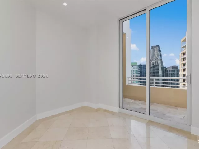 5-bedroom condo for rent in Miami - 808 Brickell Key Dr 3901 - MondialRealty