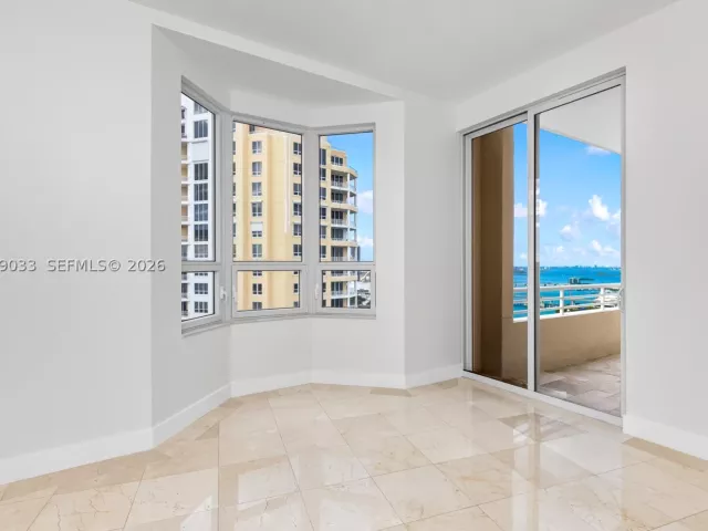5-bedroom condo for rent in Miami - 808 Brickell Key Dr 3901 - MondialRealty
