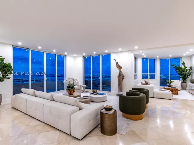5-bedroom condo for rent in Miami - 808 Brickell Key Dr 3901 - MondialRealty