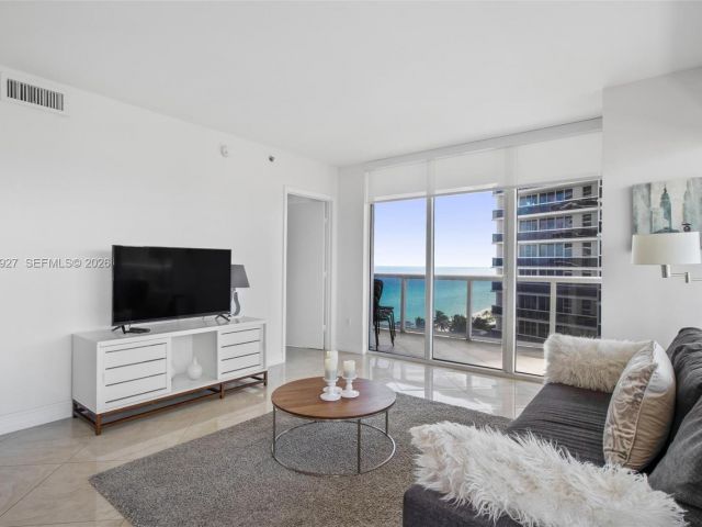 Apartment for rent  Unit #1406 - photo 7499468