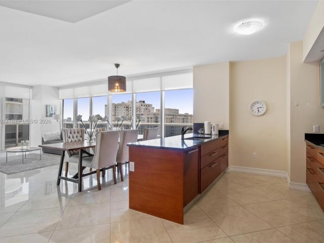 Apartment for rent  Unit #1406 - photo 7499471