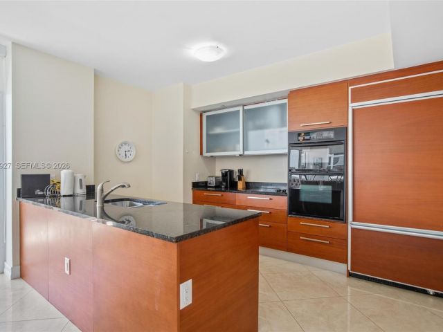 Apartment for rent  Unit #1406 - photo 7499472