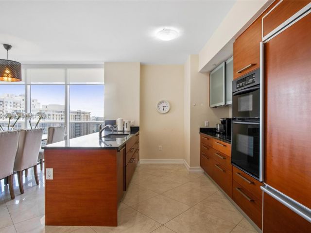 Apartment for rent  Unit #1406 - photo 7499473