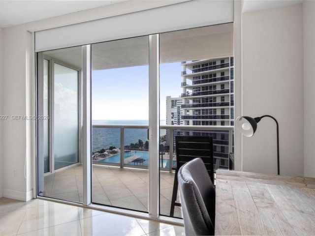 Apartment for rent  Unit #1406 - photo 7499477