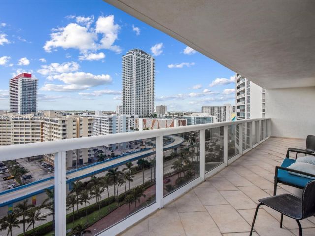 Apartment for rent  Unit #1406 - photo 7499484