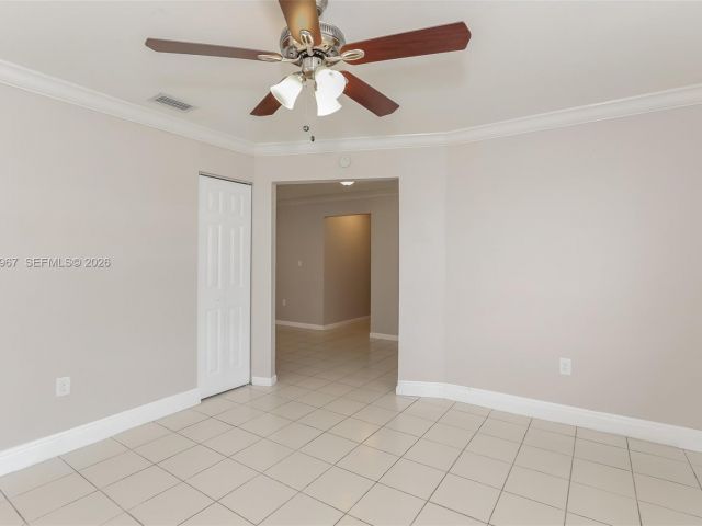 Home for rent at 809 SW 8th Ave - photo 7461927