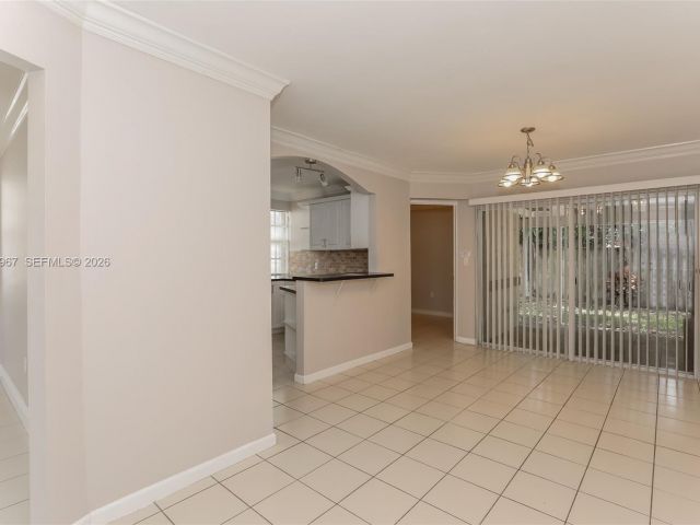 Home for rent at 809 SW 8th Ave - photo 7461929