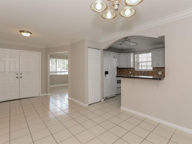 Home for rent at 809 SW 8th Ave - photo 7461930