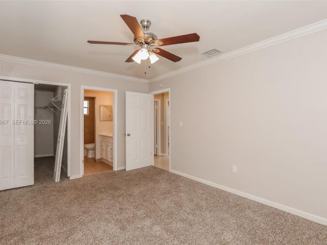 Home for rent at 809 SW 8th Ave - photo 7461934