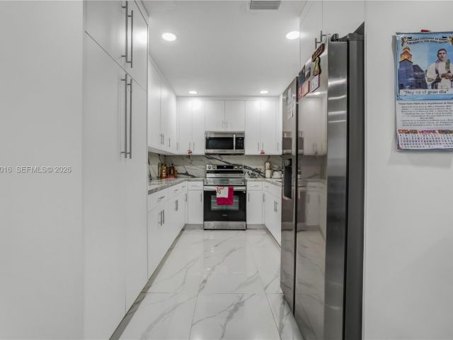 Home for sale at 1570 NE 9th St - photo 7459569