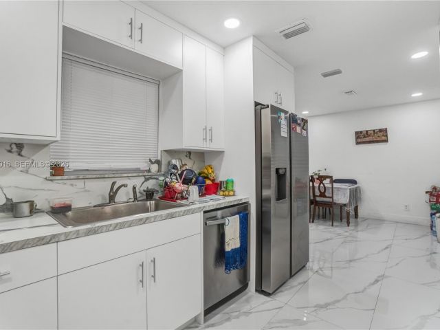 Home for sale at 1570 NE 9th St - photo 7459574