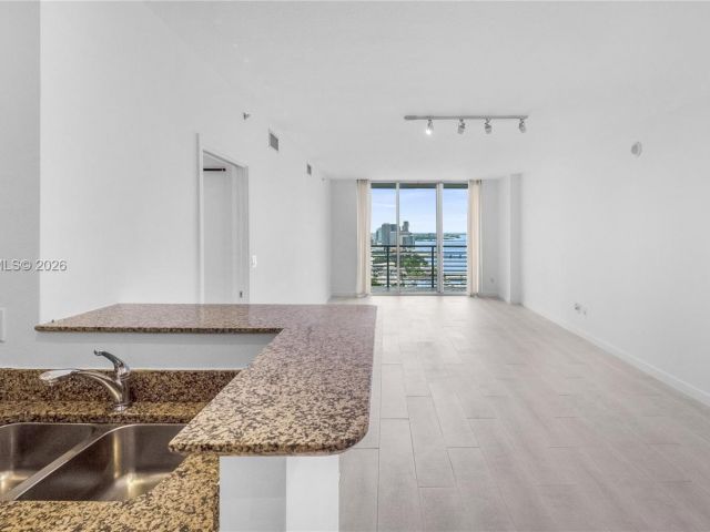 Apartment for rent  Unit #4314 - photo 7487194