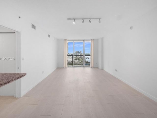 Apartment for rent  Unit #4314 - photo 7487196