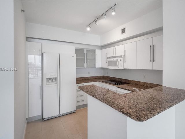 Apartment for rent  Unit #4314 - photo 7487200