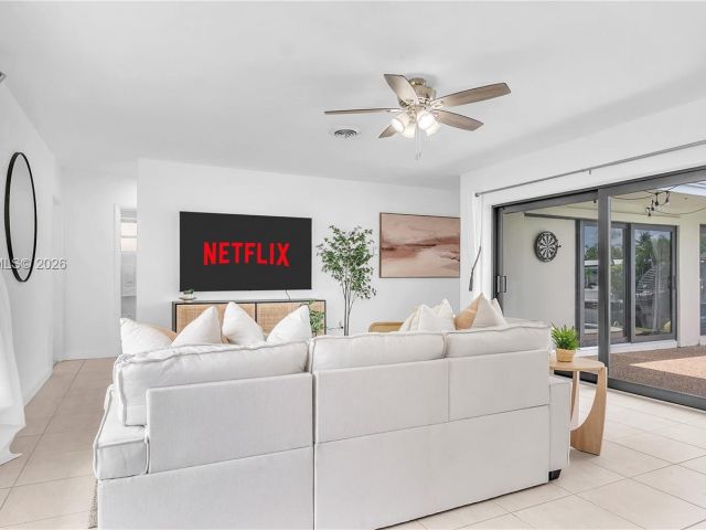 Home for sale at 151 SE 9th Ct - photo 7520565