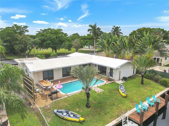 Home for rent at 151 SE 9th Ct - photo 7478101