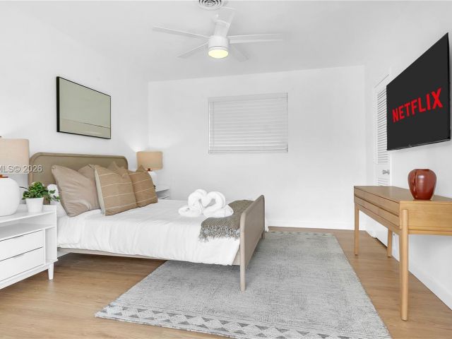 Home for rent at 151 SE 9th Ct - photo 7478117