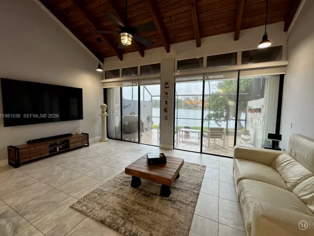 3-bedroom home for sale in Pembroke Pines - 11228 NW 14th Ct - MondialRealty