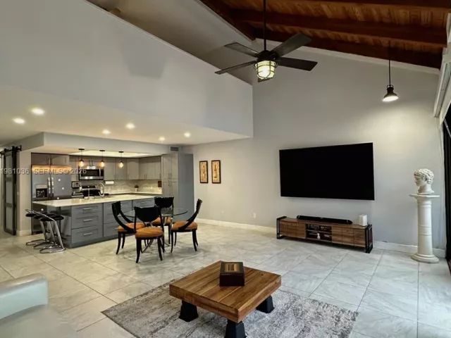 3-bedroom home for sale in Pembroke Pines - 11228 NW 14th Ct - MondialRealty