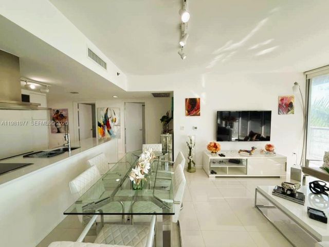 Apartment for rent  Unit #511 - photo 7510930