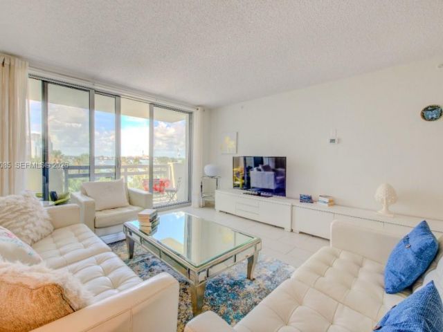 Apartment for rent  Unit #528S - photo 7508051