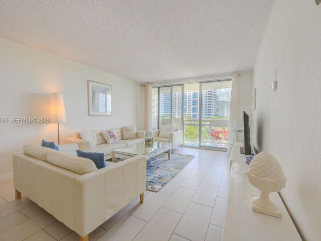 Apartment for rent  Unit #528S - photo 7508052