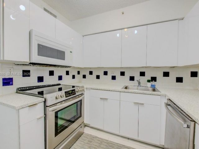 Apartment for rent  Unit #528S - photo 7508058