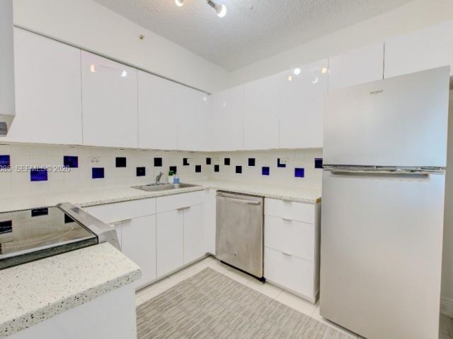 Apartment for rent  Unit #528S - photo 7508062