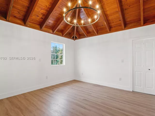 6-bedroom home for sale in Homestead - 20255 SW 296th St - MondialRealty
